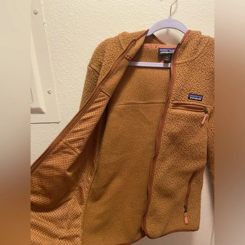 Women’s Patagonia Retro Pile Hoodie - Picture 4 of 5